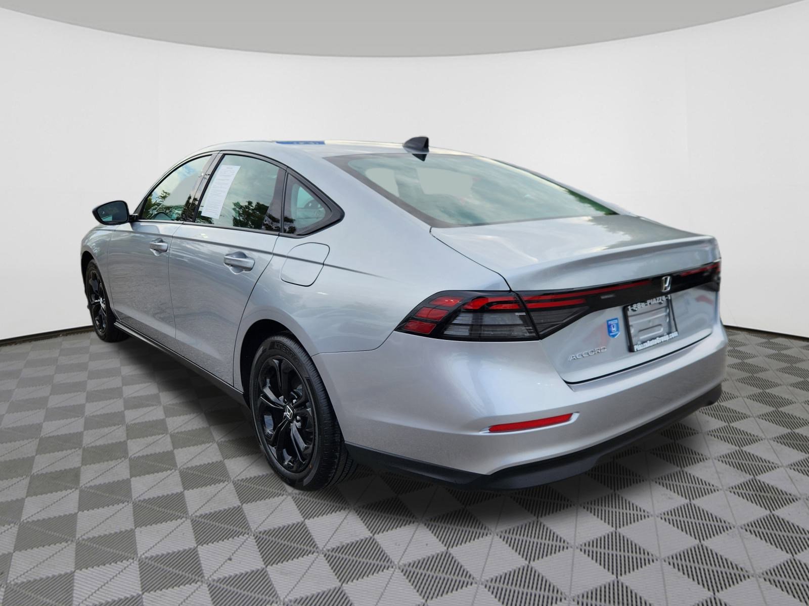 2025 Honda Accord SE photo 3