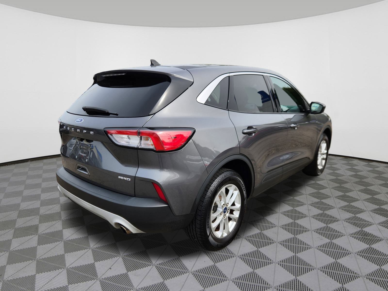 2021 Ford Escape SE photo 4