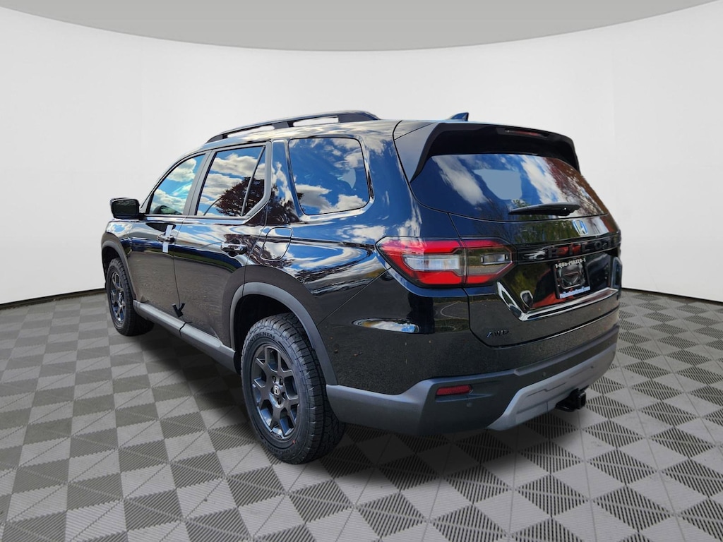 New 2025 Honda Pilot TrailSport SUV