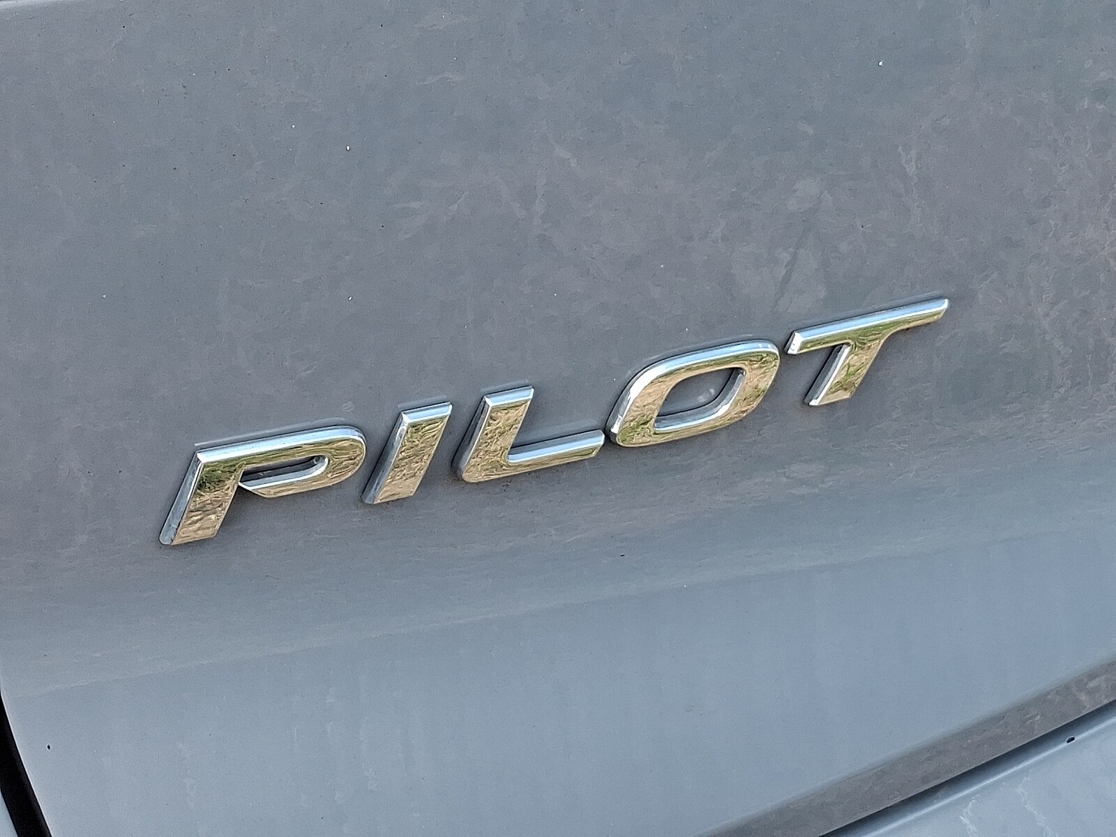 2022 Honda Pilot Special Edition photo 2