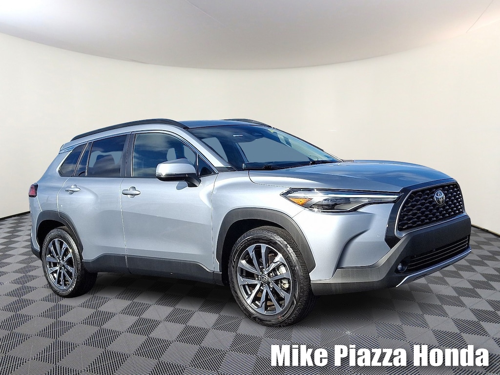 Used 2023 Toyota Corolla Cross XLE Sport Utility