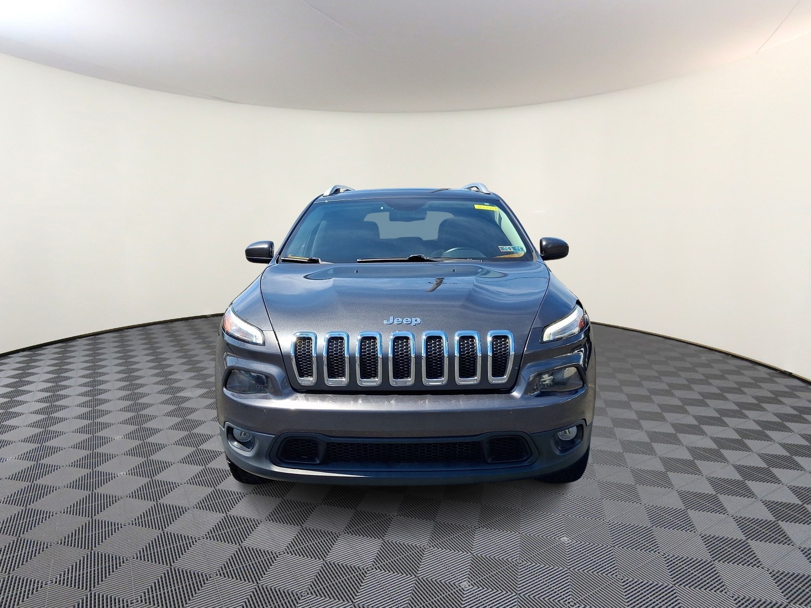 Used 2016 Jeep Cherokee Latitude with VIN 1C4PJMCB1GW253920 for sale in Levittown, PA