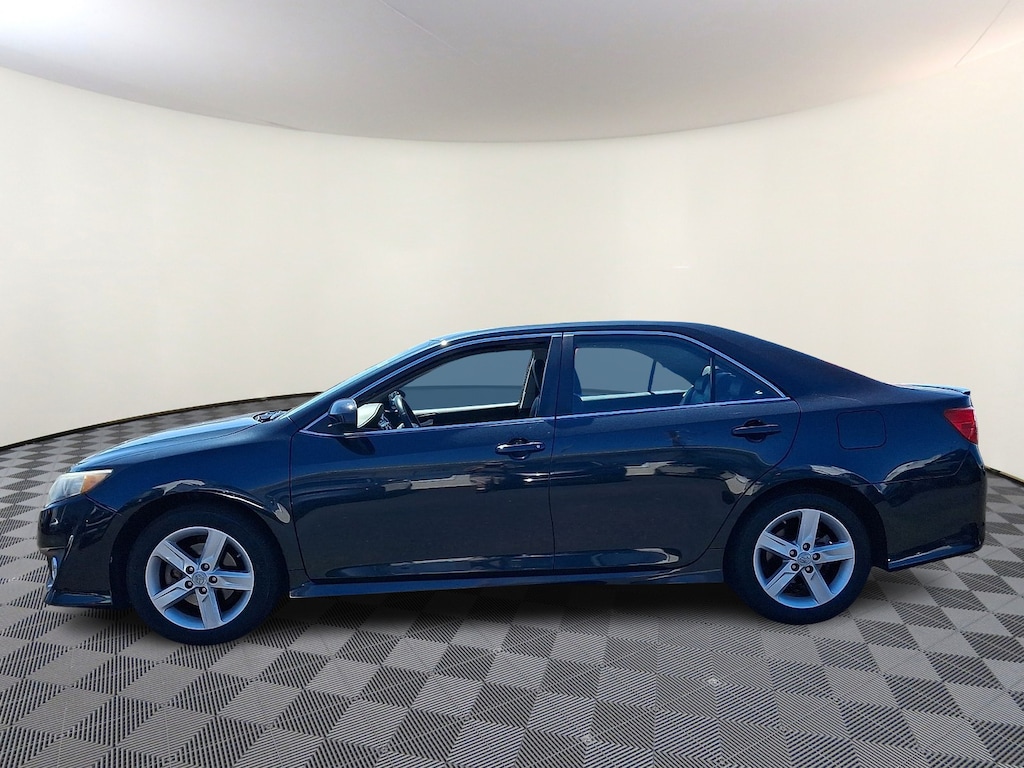 Used 2013 Toyota Camry SE Sedan