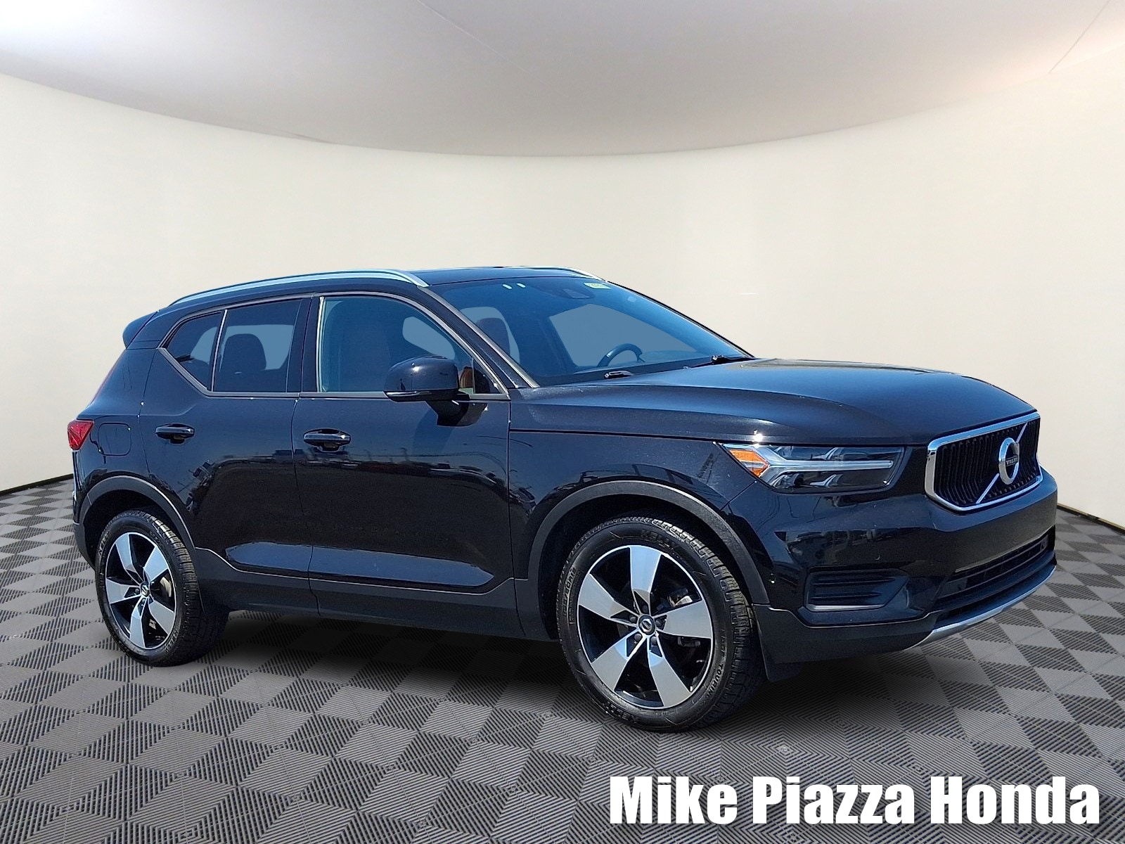 2019 Volvo XC40 Momentum