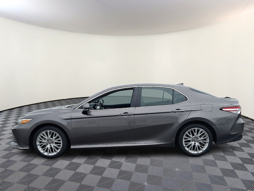 Used 2020 Toyota Camry XLE Hybrid Sedan
