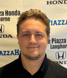 Staff member Ryan Rizzo from ID_00e149450221
