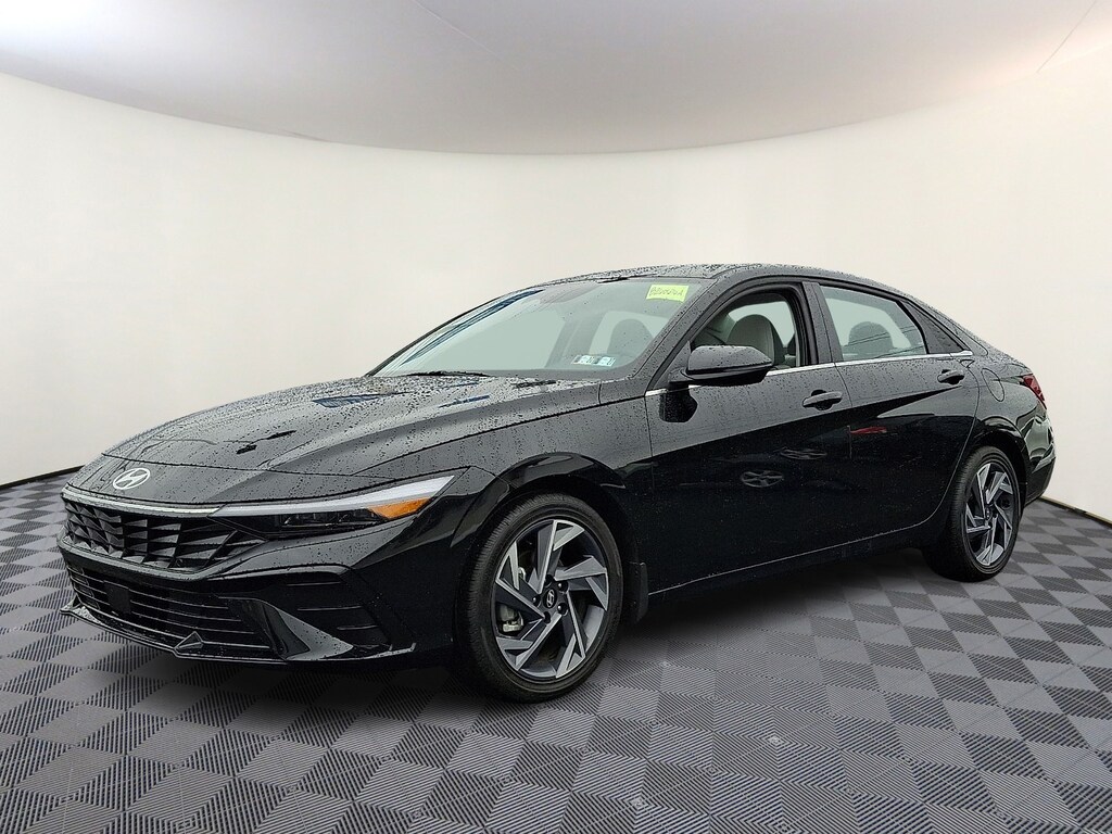 Used 2025 Hyundai Elantra Limited Sedan