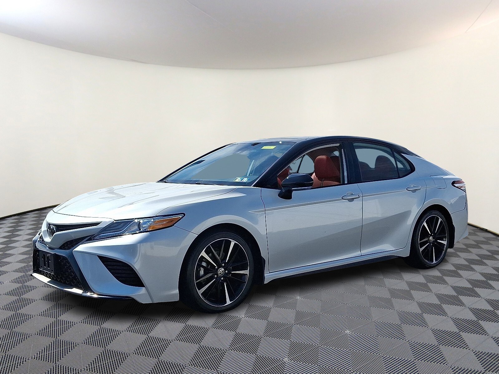 2020 Toyota Camry XSE photo 3