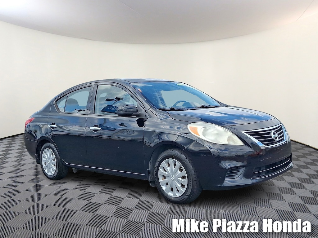 Used 2014 Nissan Versa 1.6 SV Sedan