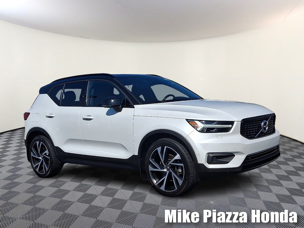 Used 2019 Volvo XC40 T5 R-Design Sport Utility