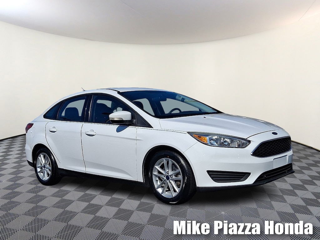 Used 2016 Ford Focus SE Sedan