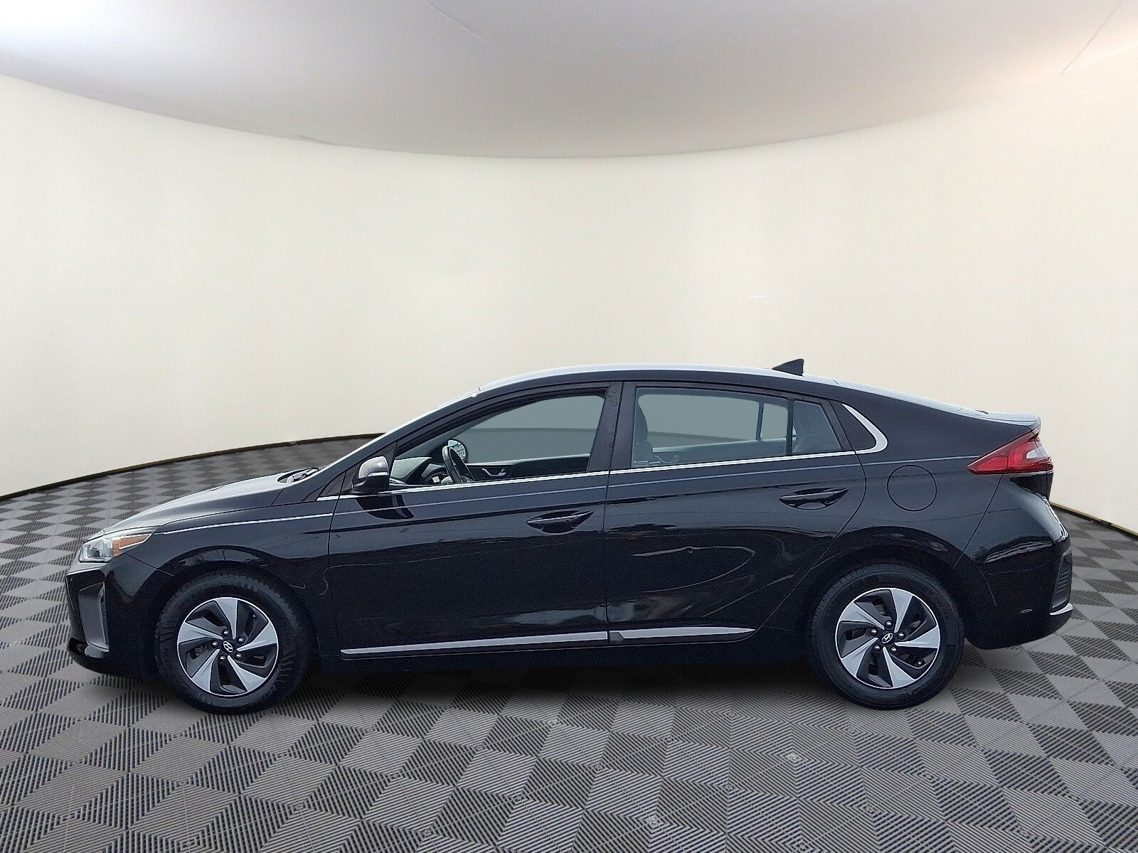 2018 Hyundai Ioniq SEL photo 4