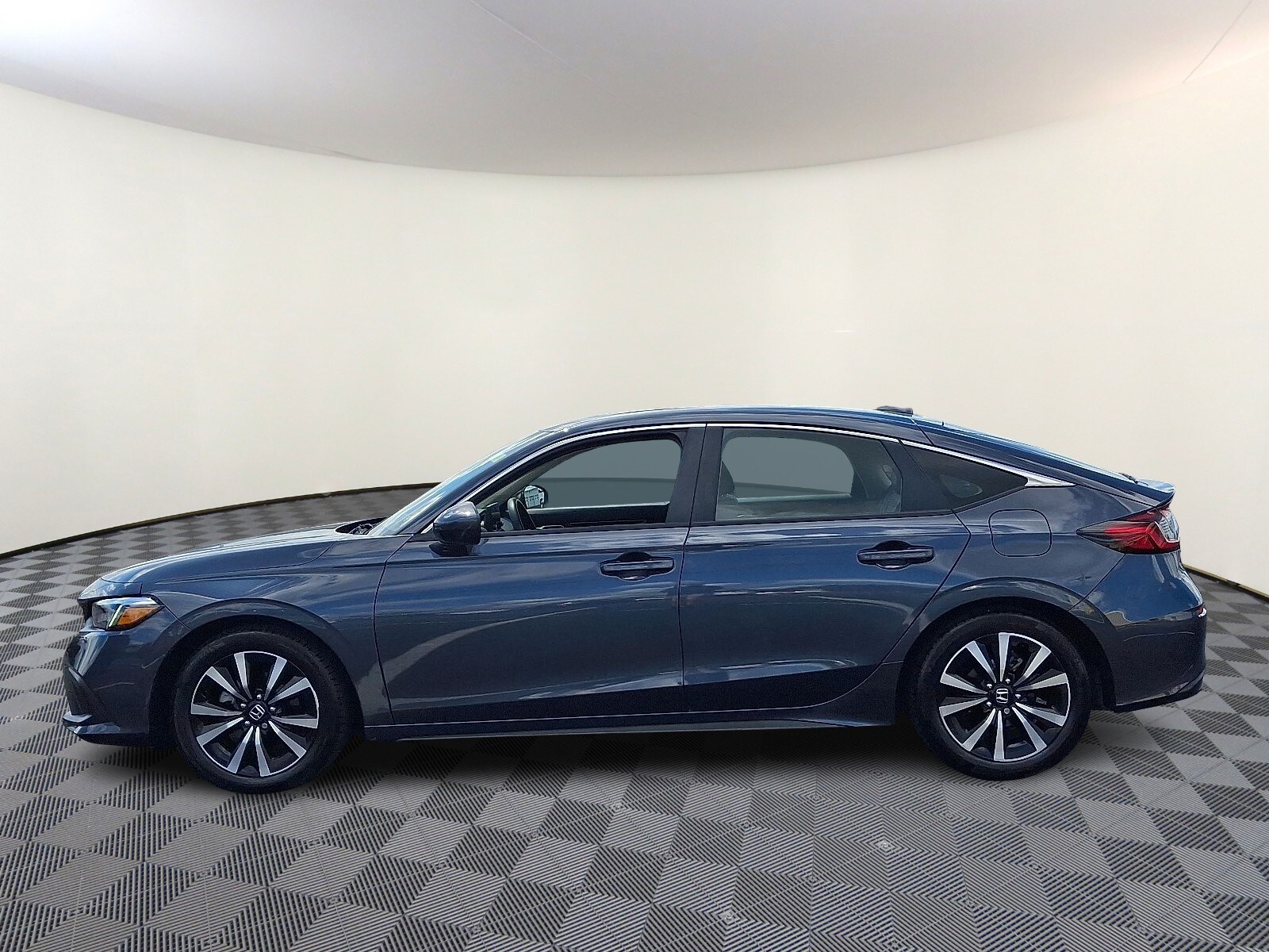 2022 Honda Civic EX-L Hatchback photo 4