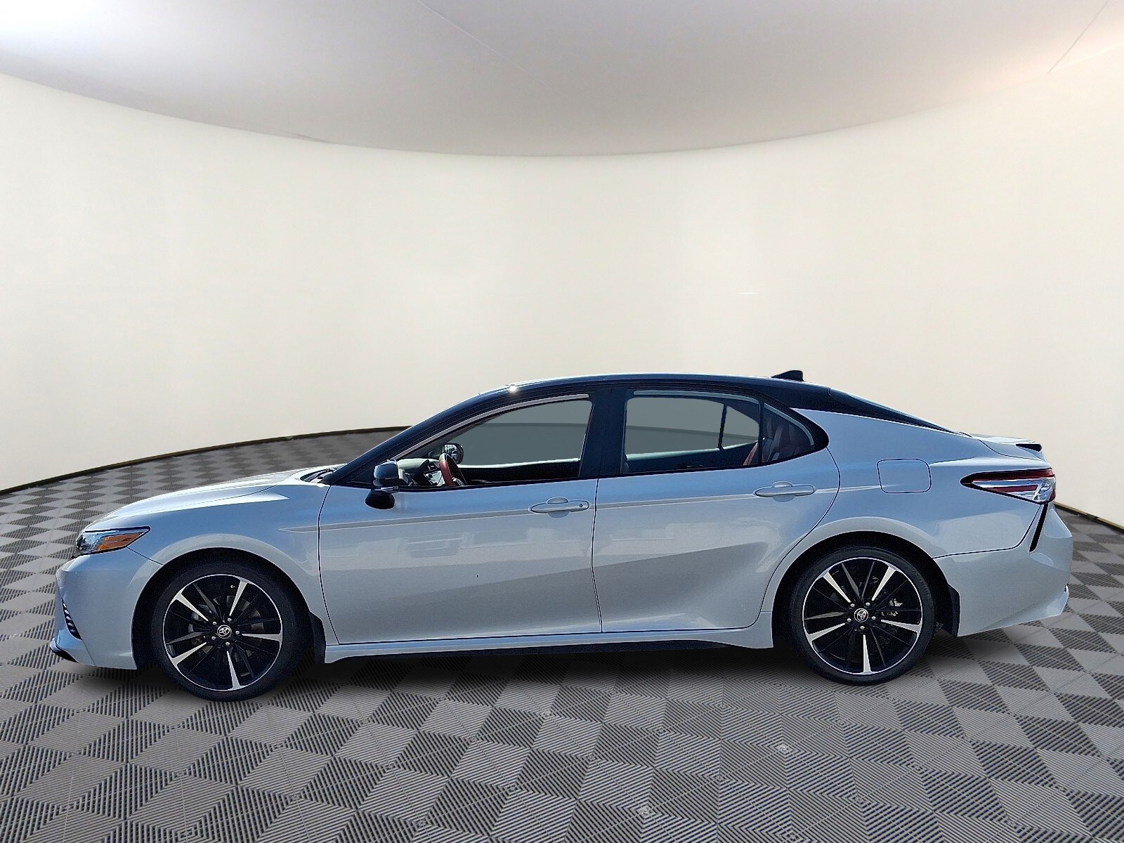 2020 Toyota Camry XSE photo 4