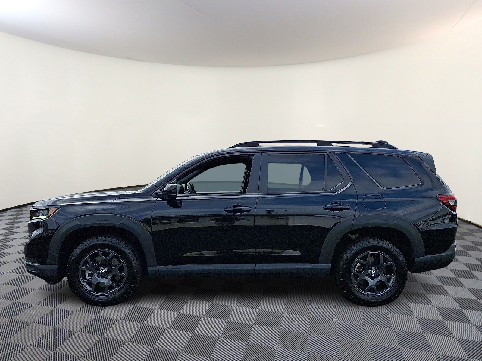 2025 Honda Pilot TrailSport photo 4