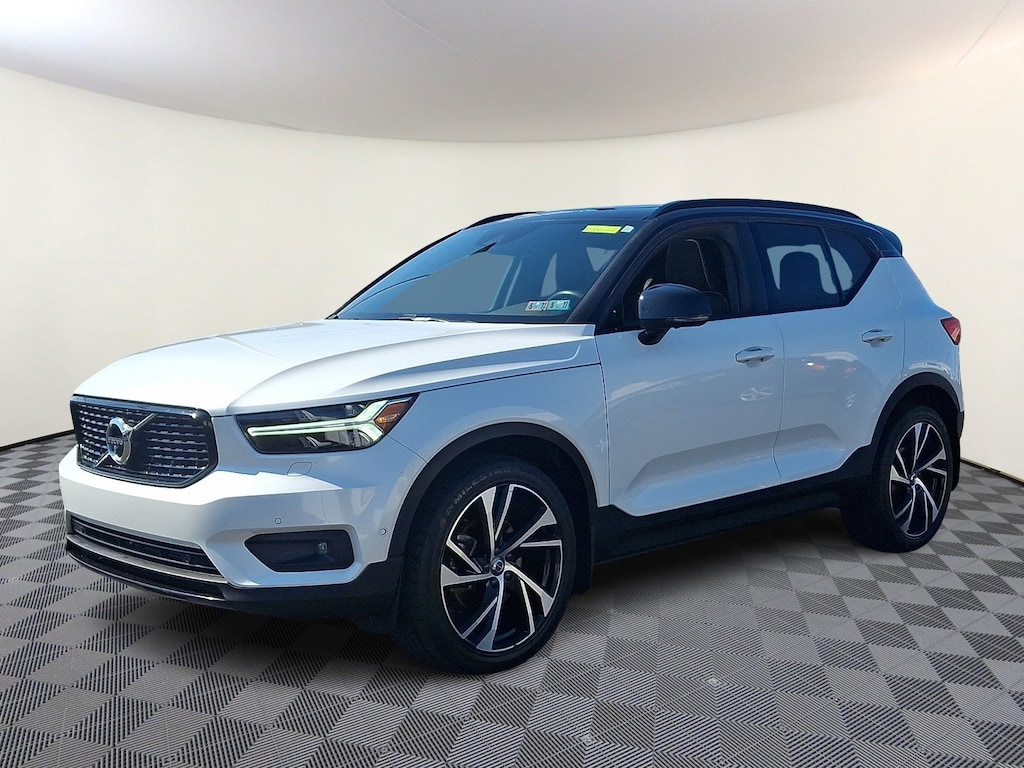 Used 2019 Volvo XC40 T5 R-Design Sport Utility