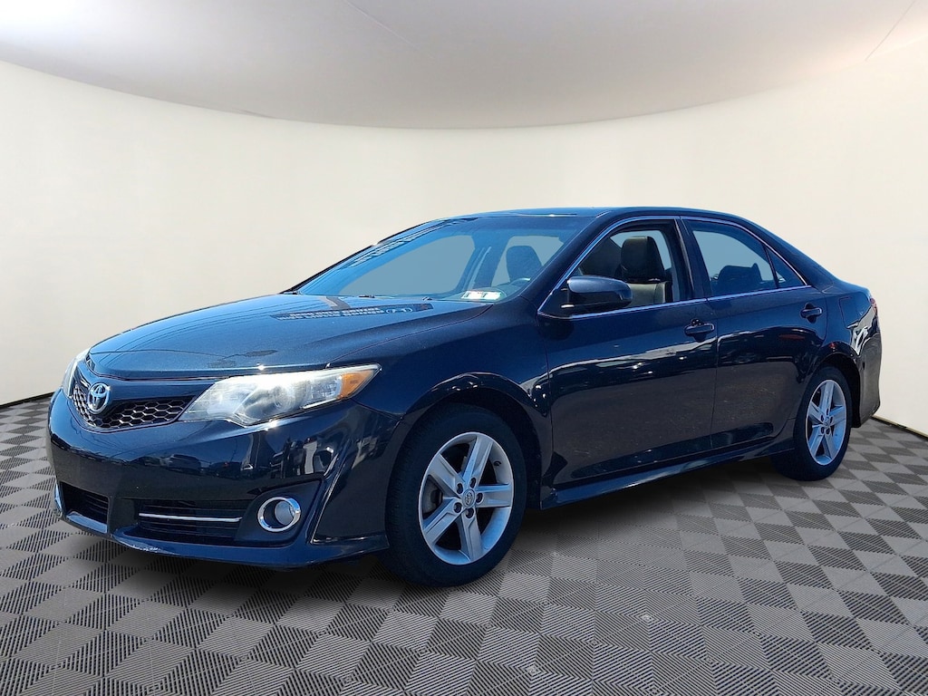 Used 2013 Toyota Camry SE Sedan