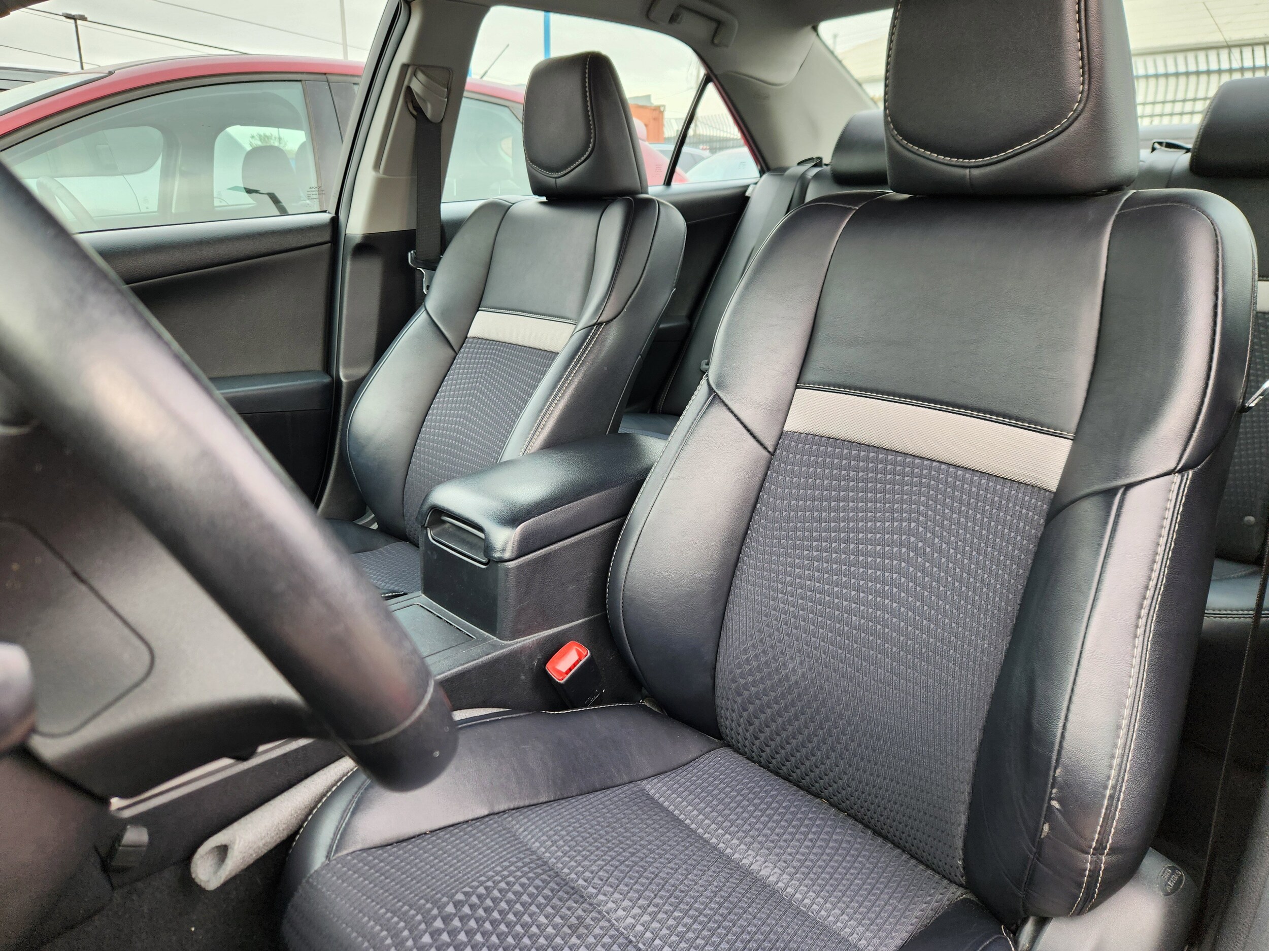 2014 Toyota Camry Base photo 2