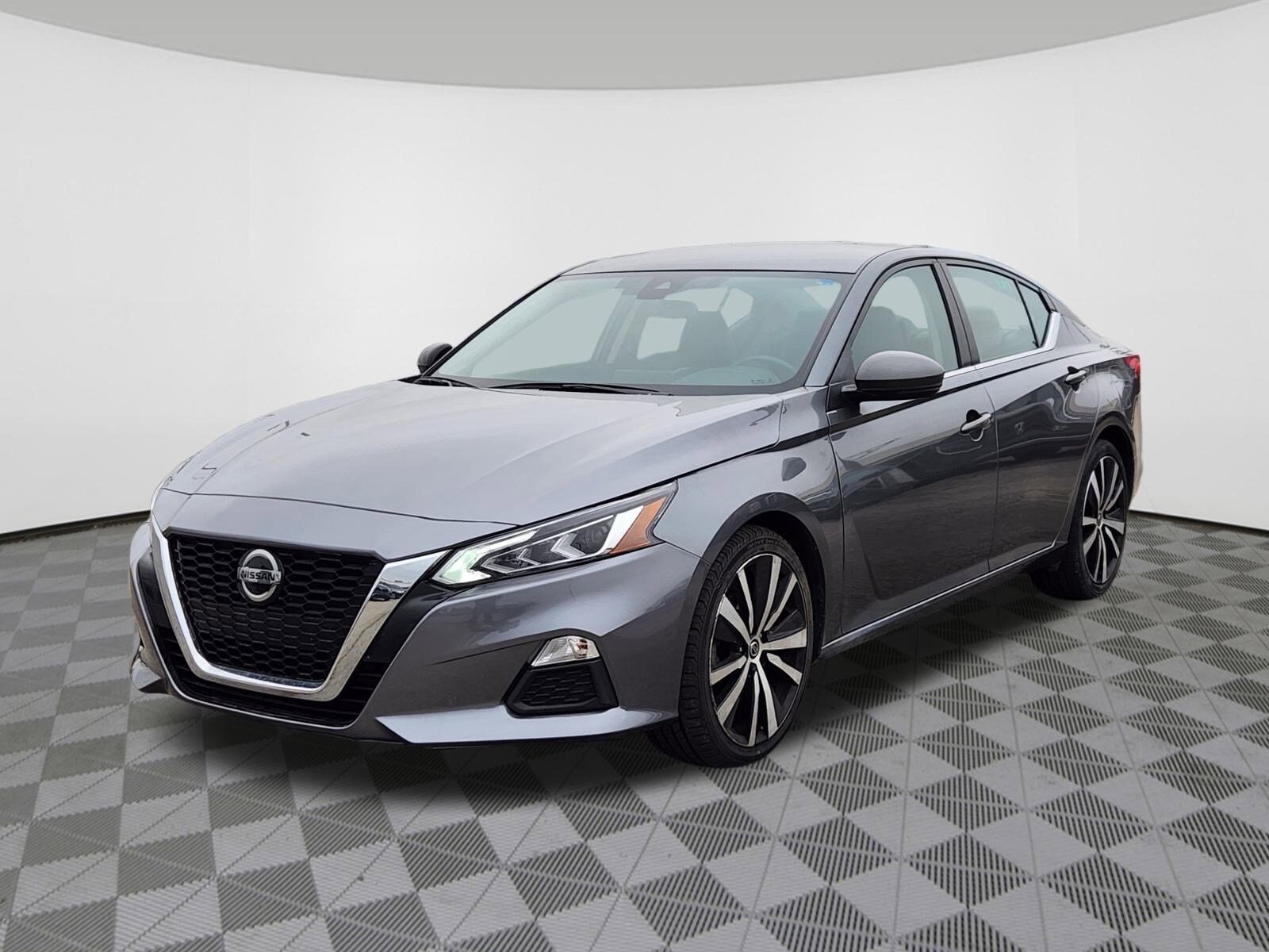 2022 Nissan Altima 2.5 SR photo 2