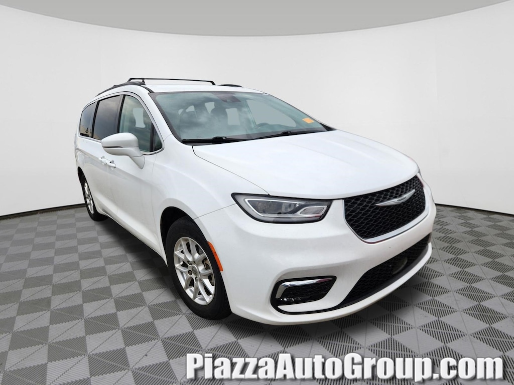 Used 2022 Chrysler Pacifica Touring L Van Passenger Van