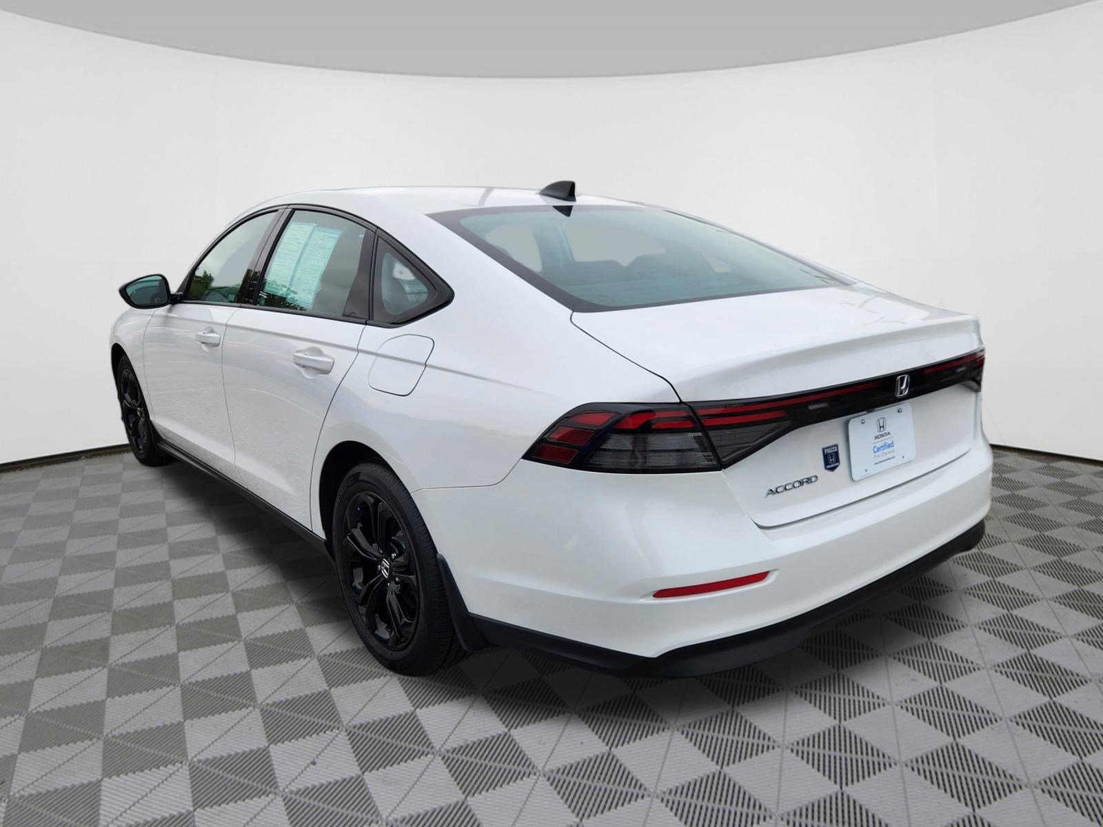 2025 Honda Accord SE photo 3