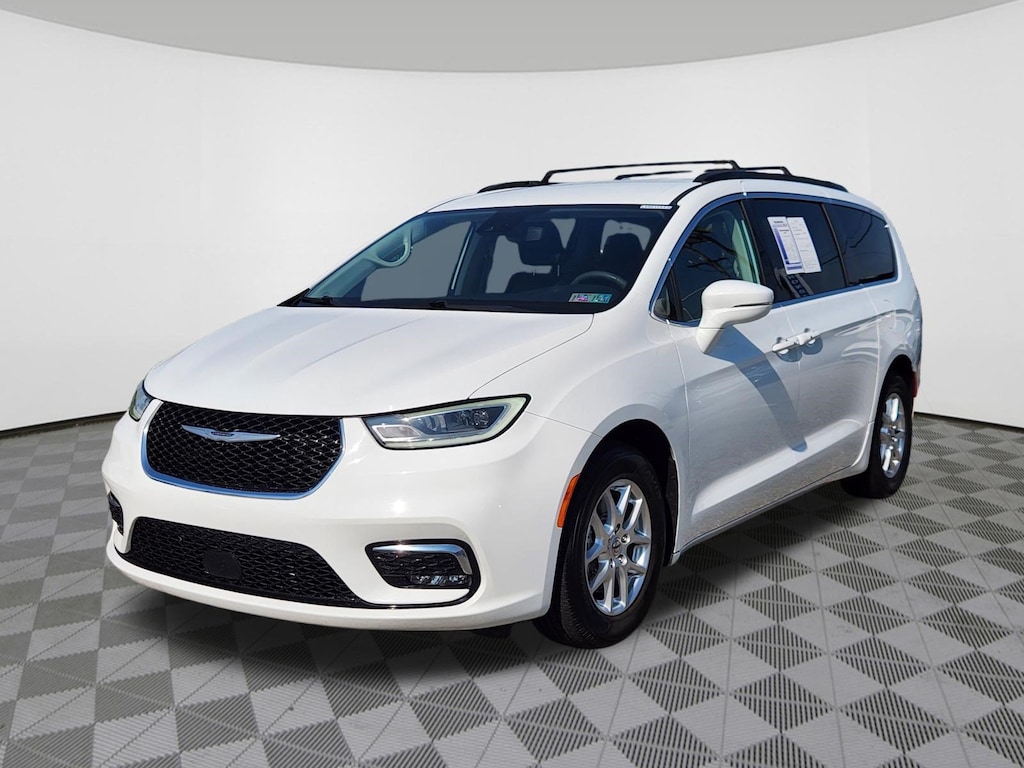 Used 2022 Chrysler Pacifica Touring L Van Passenger Van