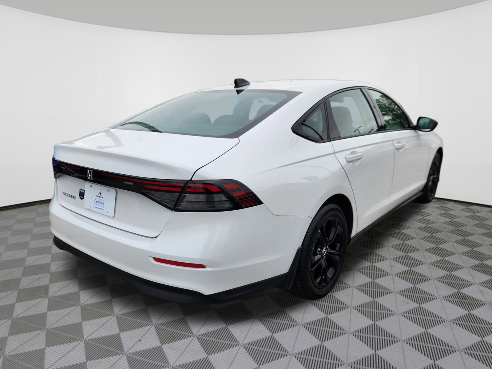 2025 Honda Accord SE photo 4