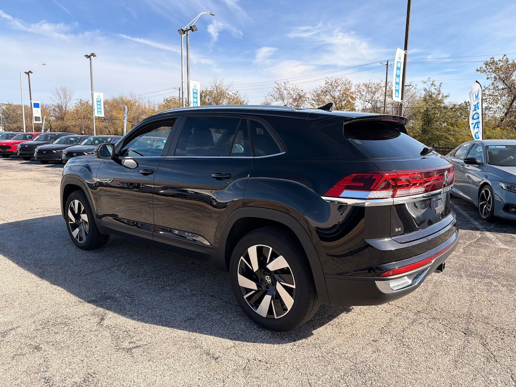 Used 2025 Volkswagen Atlas Cross Sport 2.0T SE w/Technology SUV