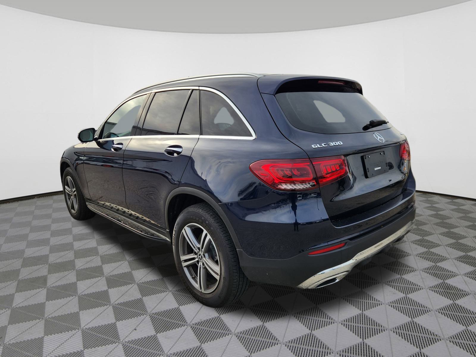 2020 Mercedes Benz GLC 300 photo 3