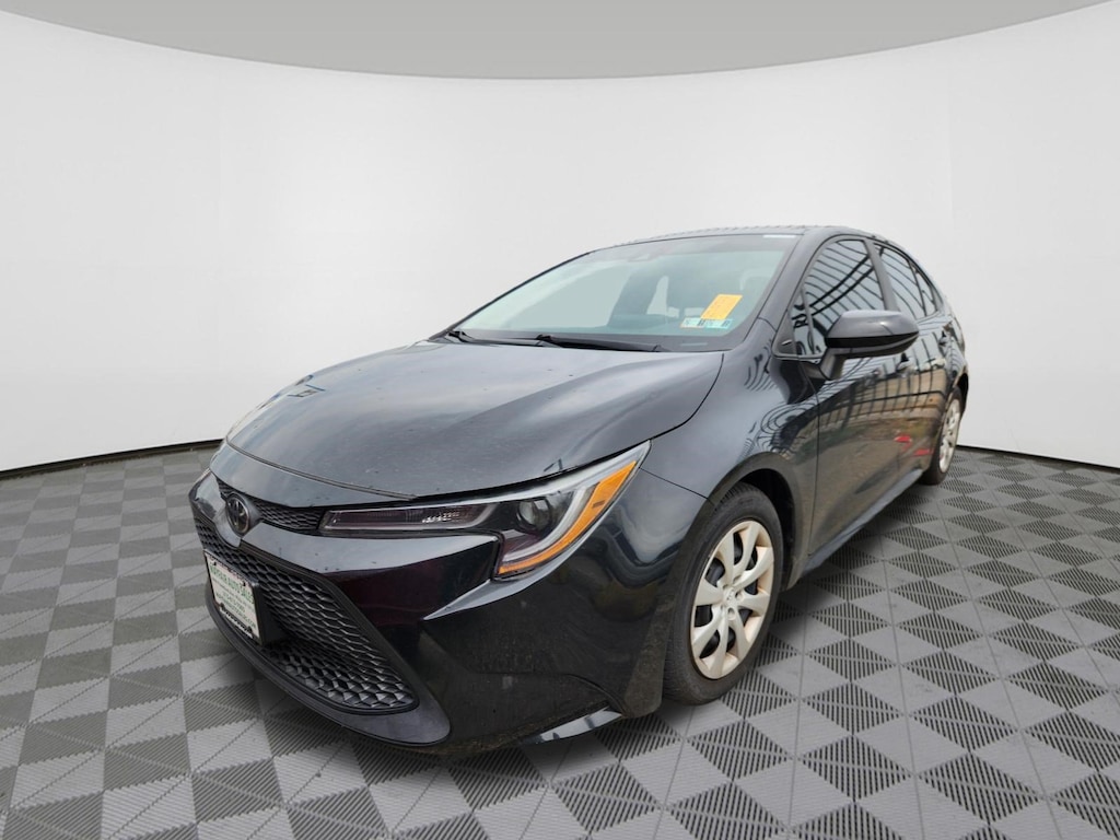 Used 2021 Toyota Corolla LE Sedan