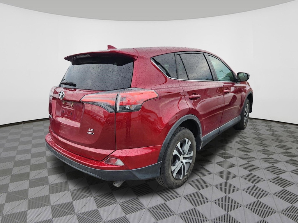 Used 2018 Toyota RAV4 LE SUV