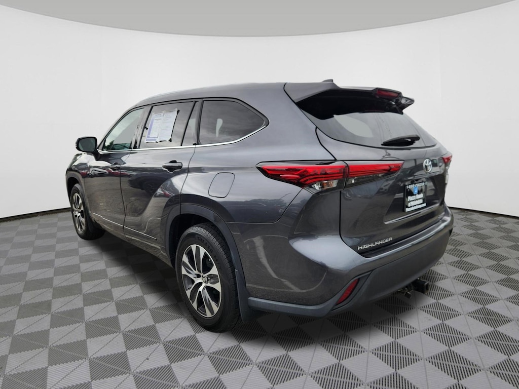 Used 2020 Toyota Highlander XLE SUV
