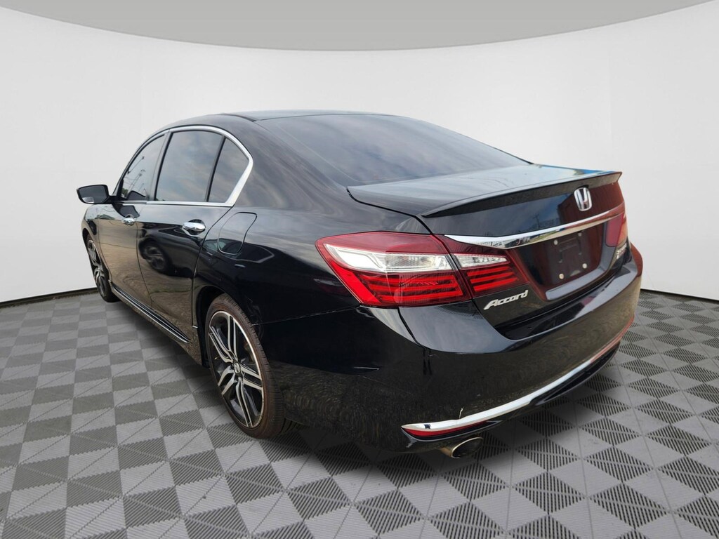 Used 2017 Honda Accord Sport SE Sedan