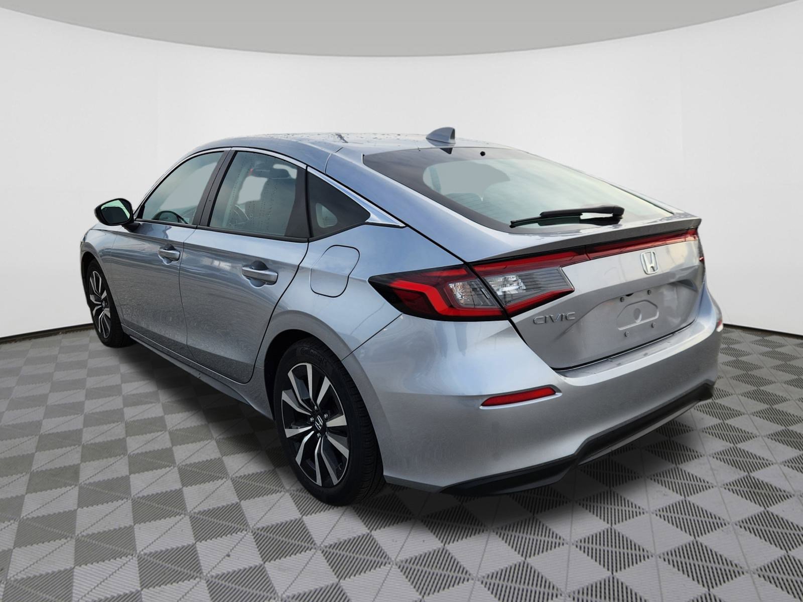 2023 Honda Civic Hatchback EX-L photo 3