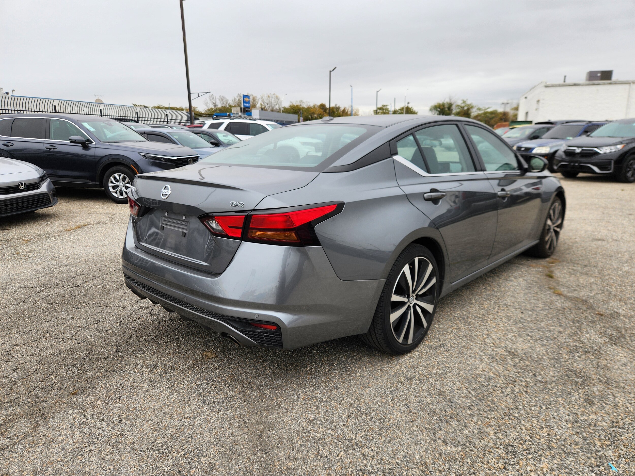 2022 Nissan Altima 2.5 SR photo 3