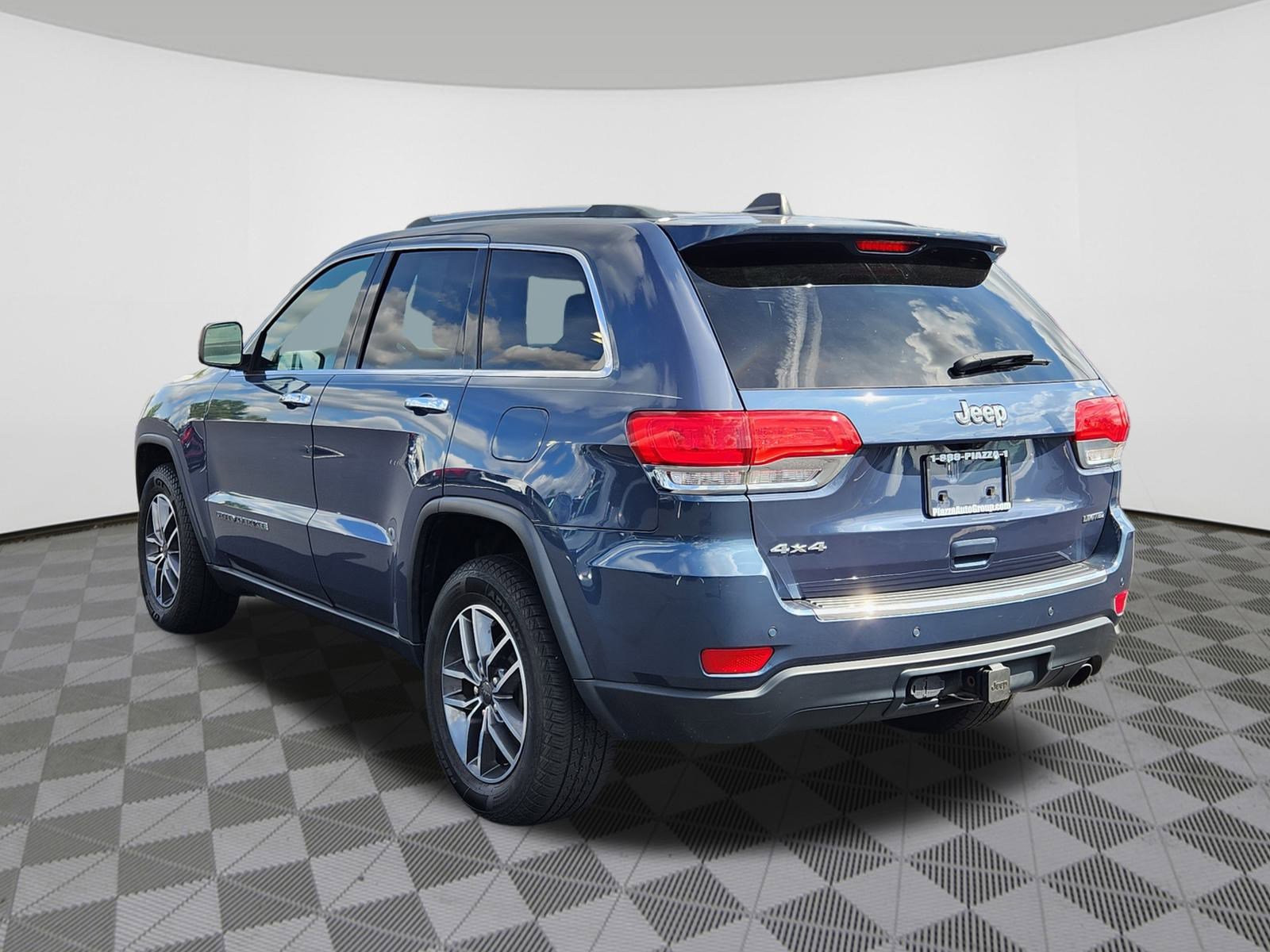 2019 Jeep Grand Cherokee Limited photo 2