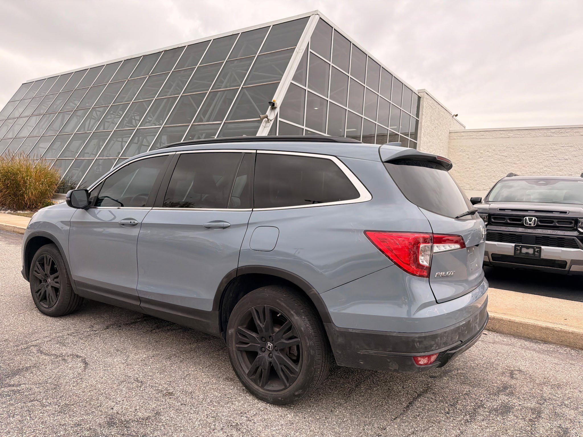 2022 Honda Pilot Special Edition photo 3