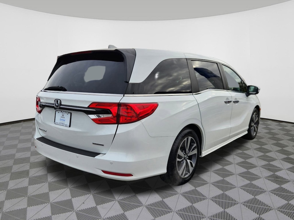 Certified 2022 Honda Odyssey Touring Van