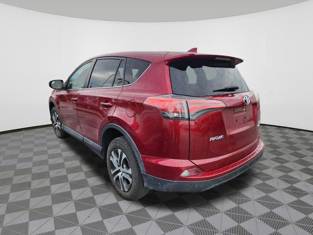 Used 2018 Toyota RAV4 LE SUV
