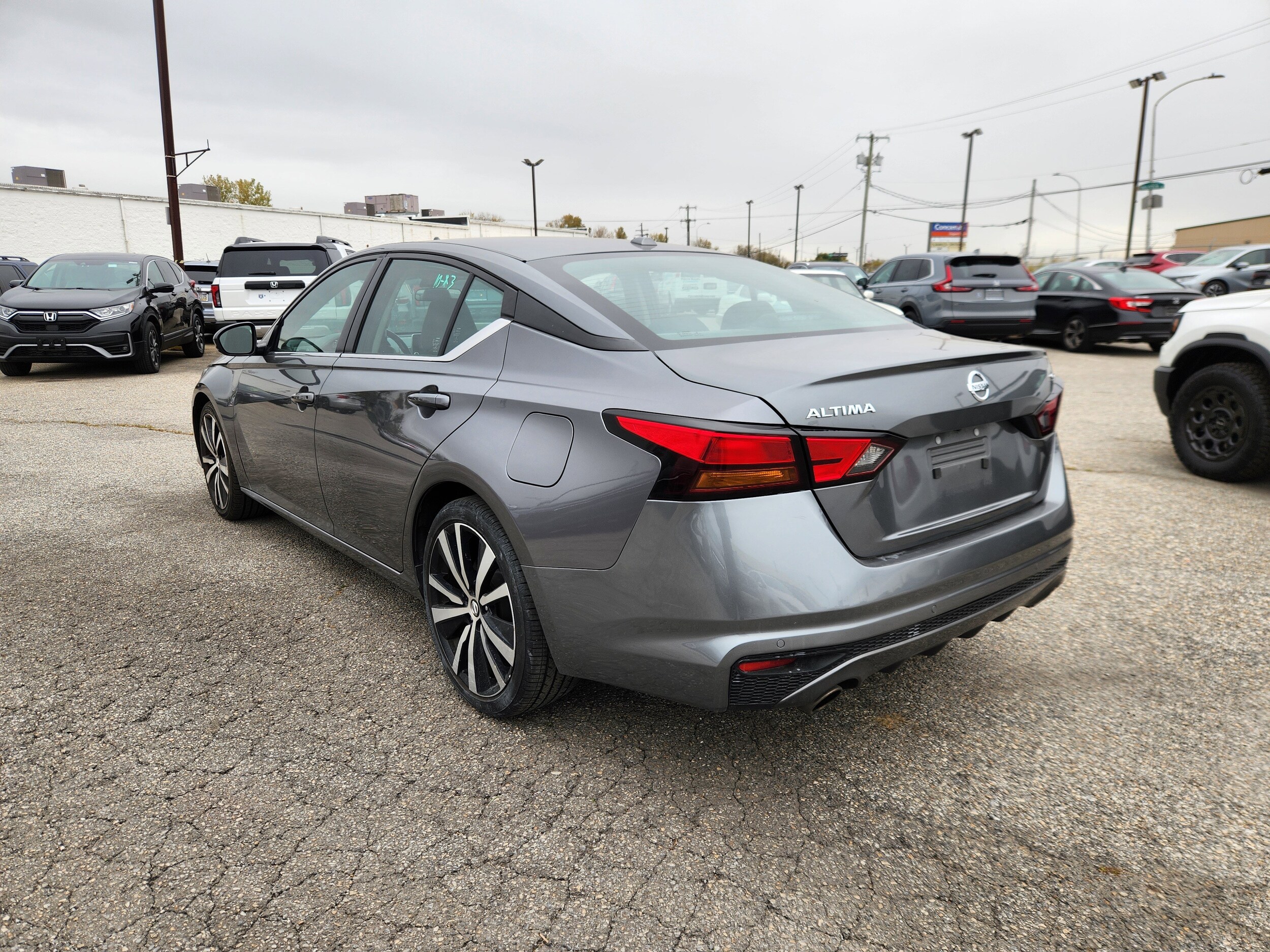 2022 Nissan Altima 2.5 SR photo 2