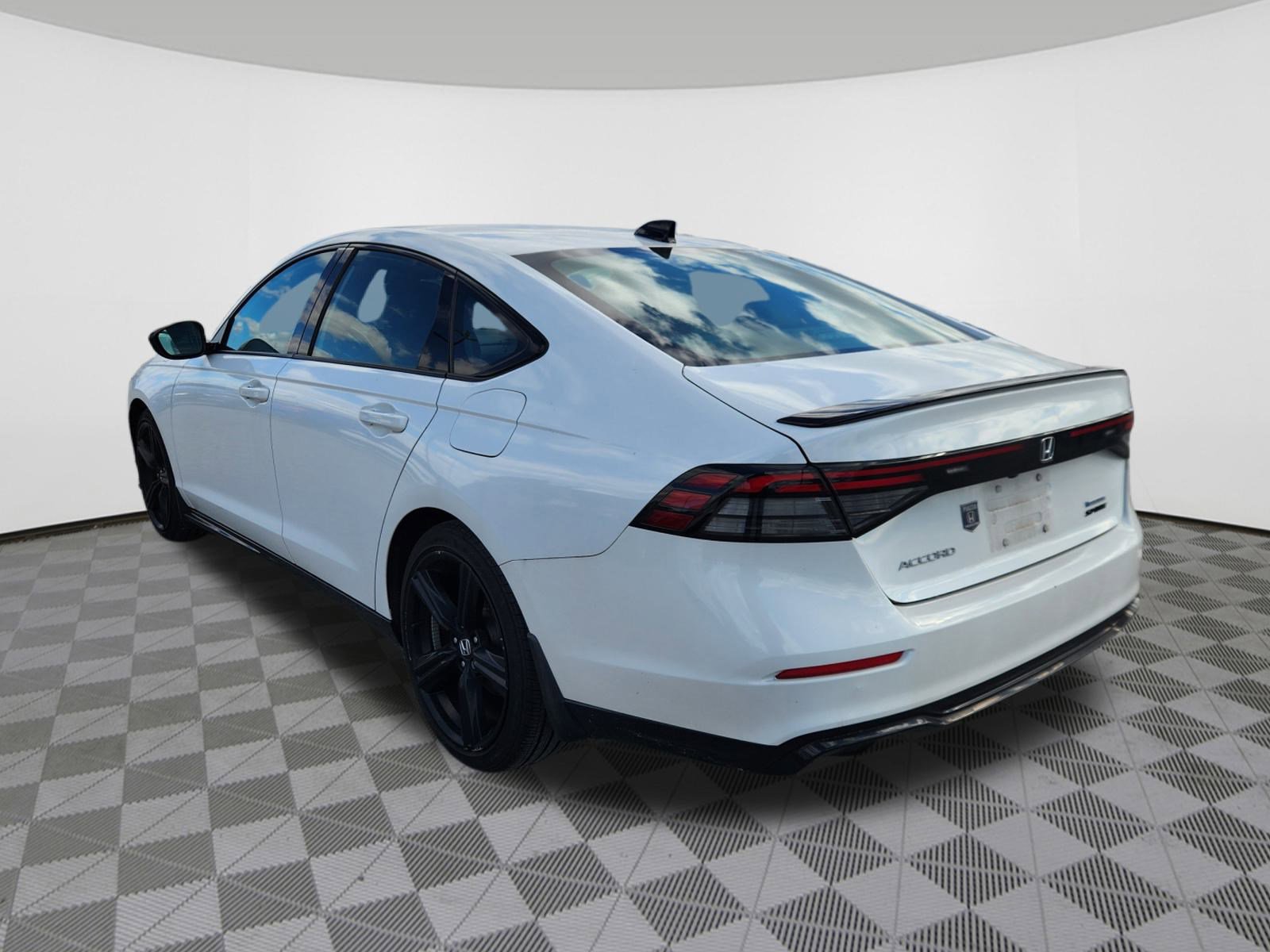 2023 Honda Accord Hybrid Sport-L photo 3