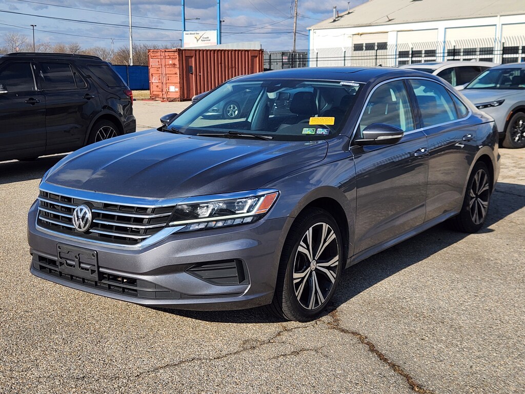 Used 2022 Volkswagen Passat 2.0T SE Sedan