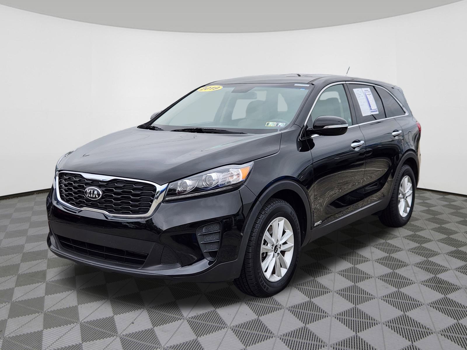 2019 Kia Sorento LX photo 2