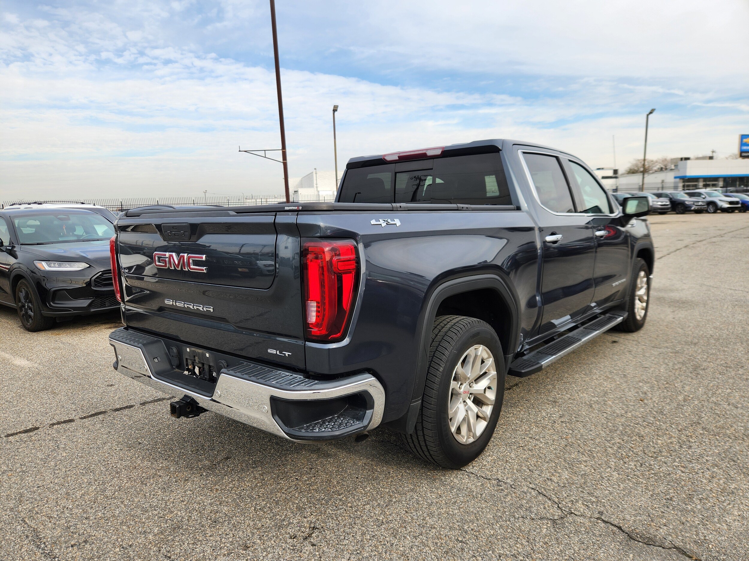 2019 Gmc Sierra 1500 SLT photo 4