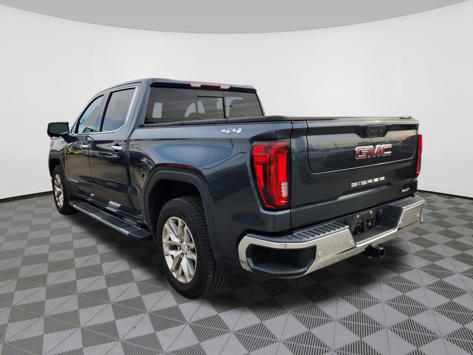 2019 Gmc Sierra 1500 SLT photo 3