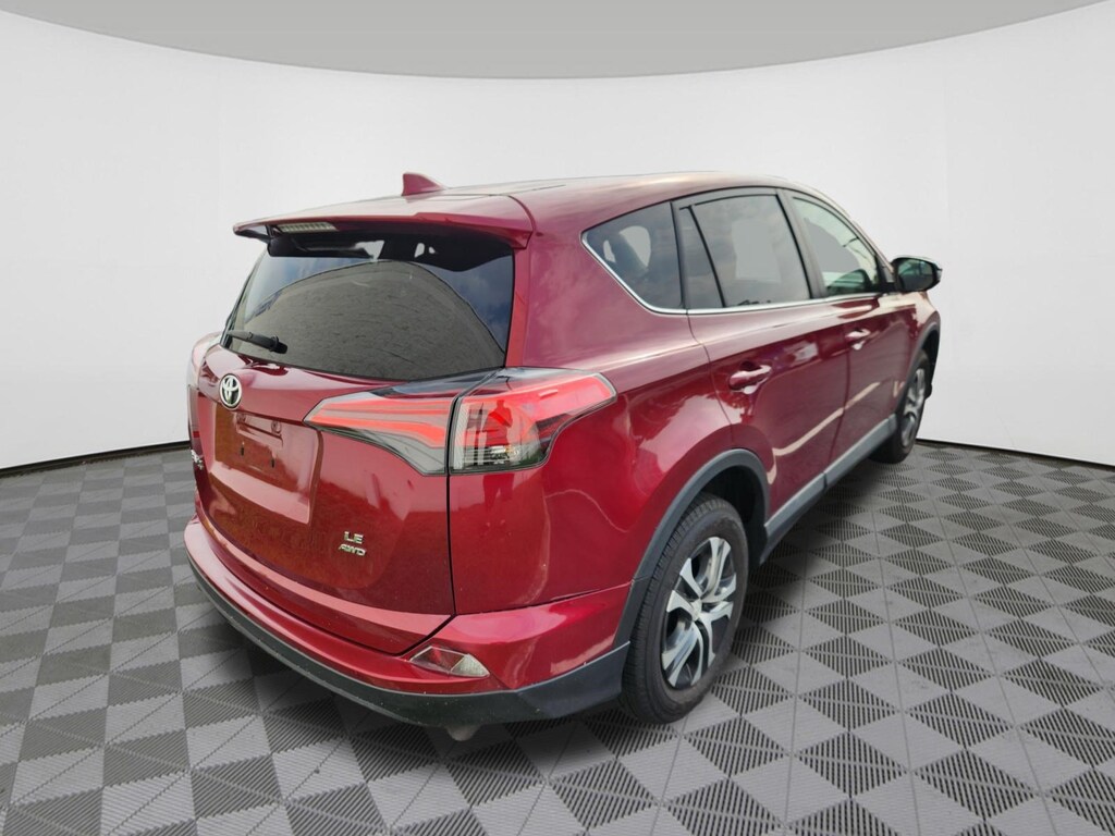 Used 2018 Toyota RAV4 LE SUV