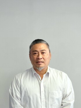 Staff member Andy Au from b233b7e7f500