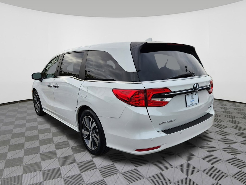 Certified 2022 Honda Odyssey Touring Van