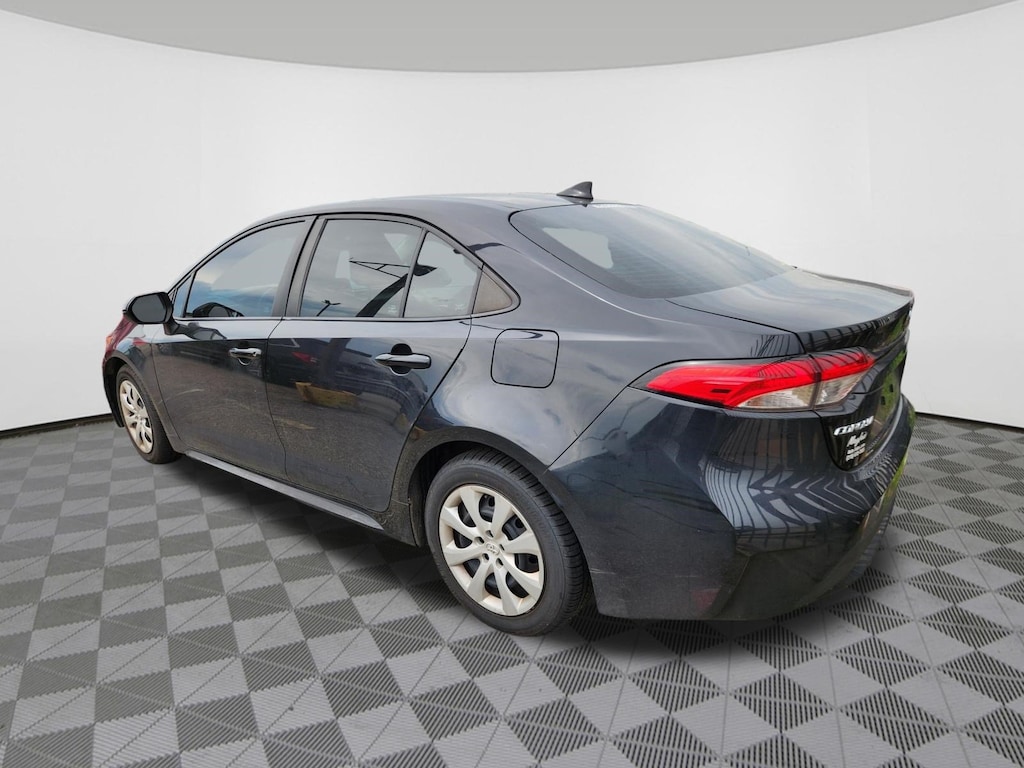 Used 2021 Toyota Corolla LE Sedan