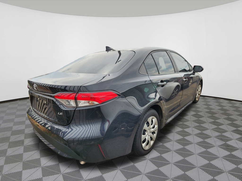 Used 2021 Toyota Corolla LE Sedan